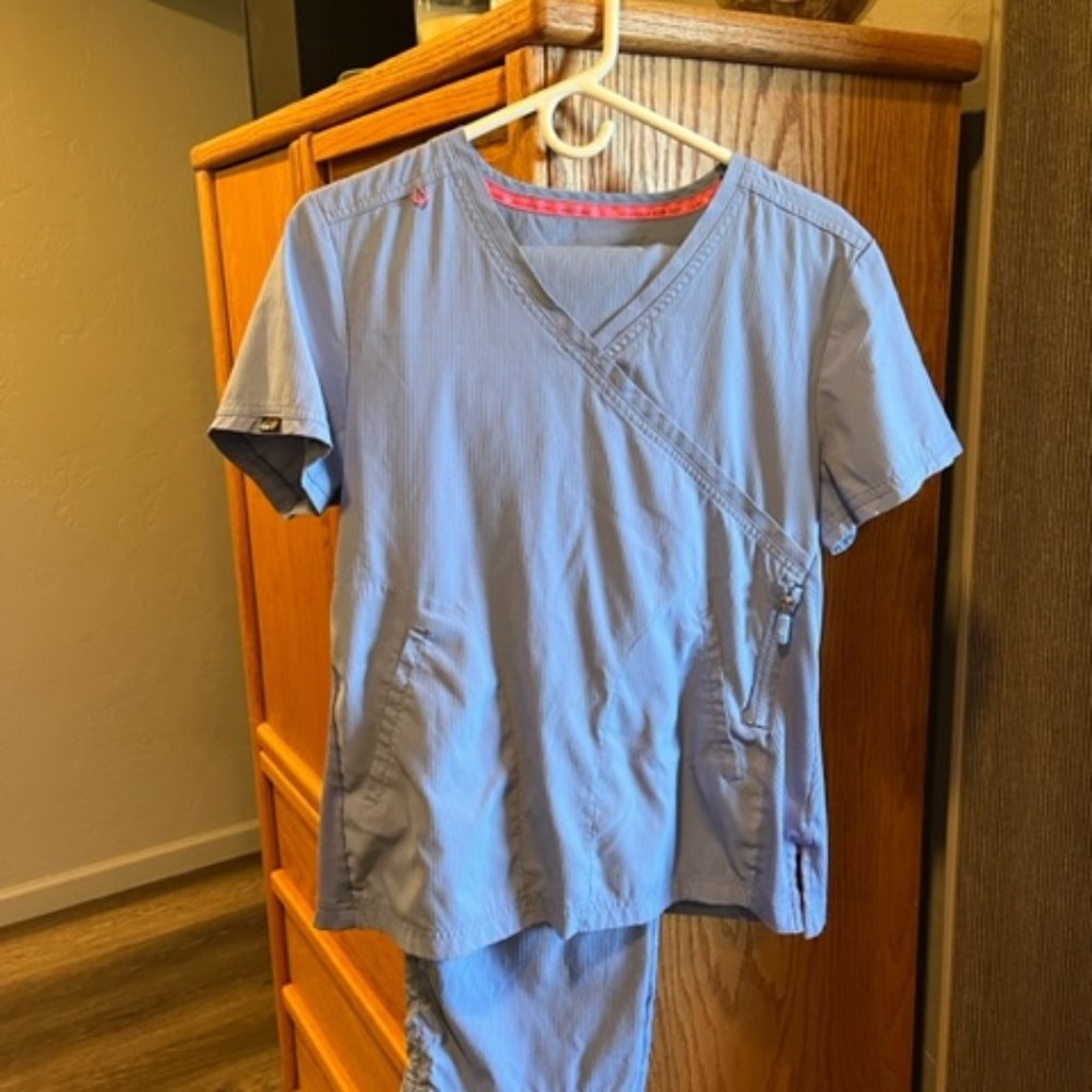 True Ceil Koi Lite Scrub Set